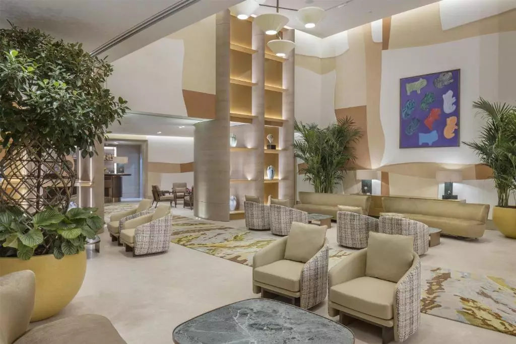 لابی HYATT REGENCY